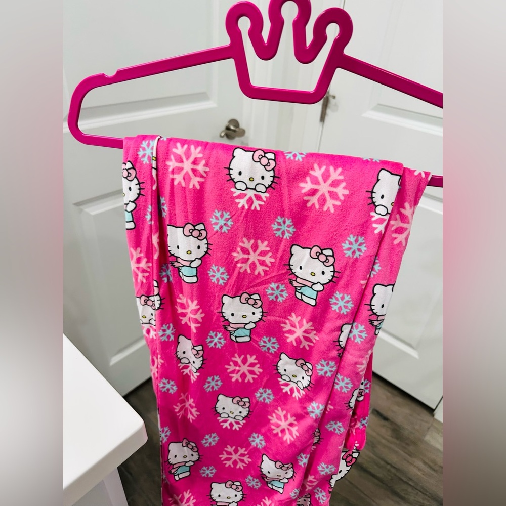 ✨VIRAL✨ New Pink Plush Hello Kitty Sanrio Pajama Pants X-Mas edition - Picture 4 of 4